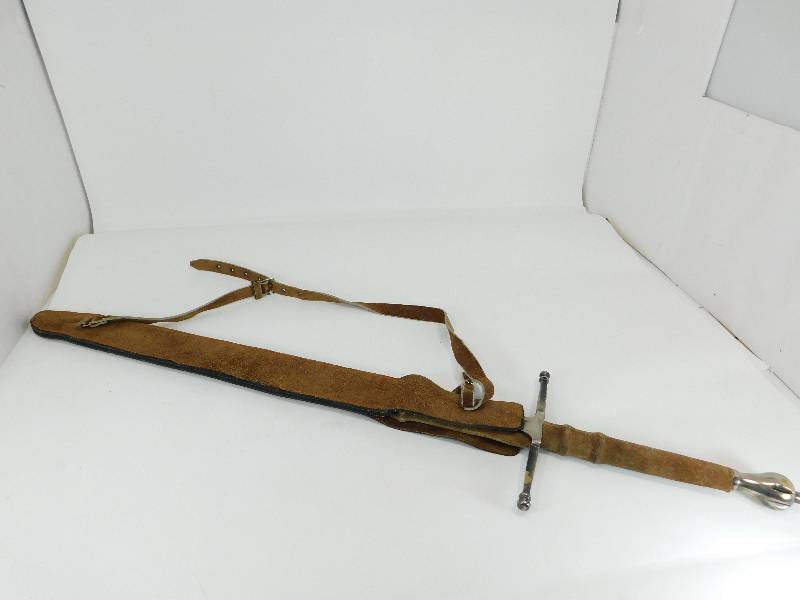lot 15 image: Vintage Sword From Pakistan In Scheath