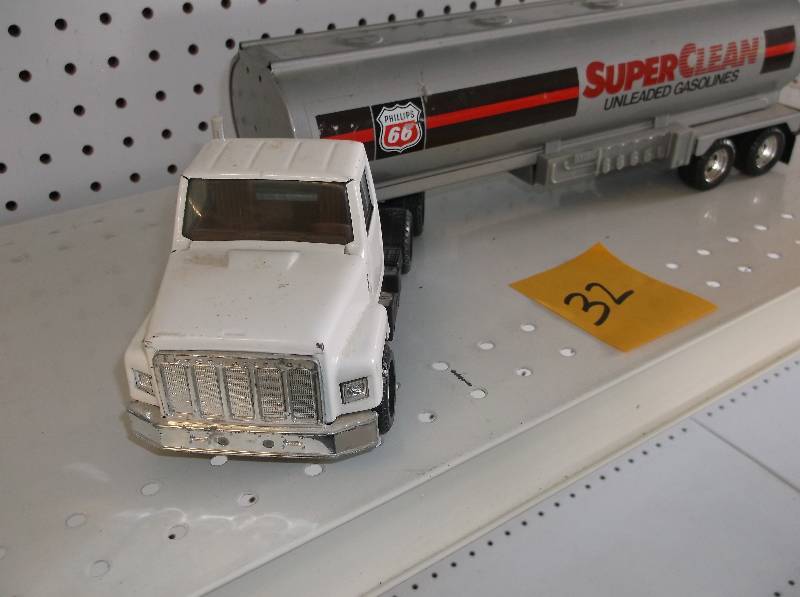 Phillips 66 semi