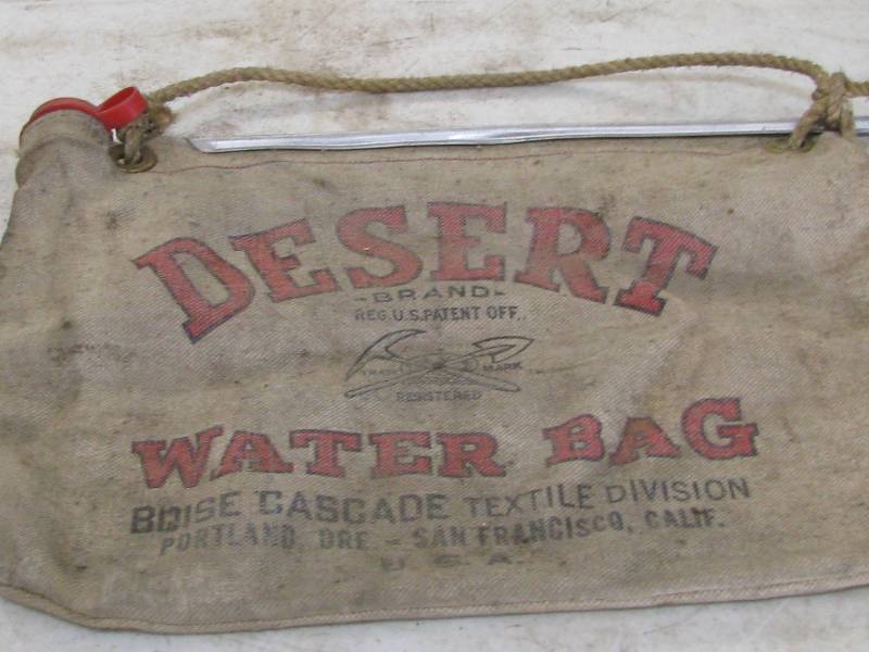 lot 7 image: Dessert Water Bag