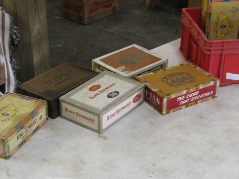 lot 14 image: Cigar Boxes