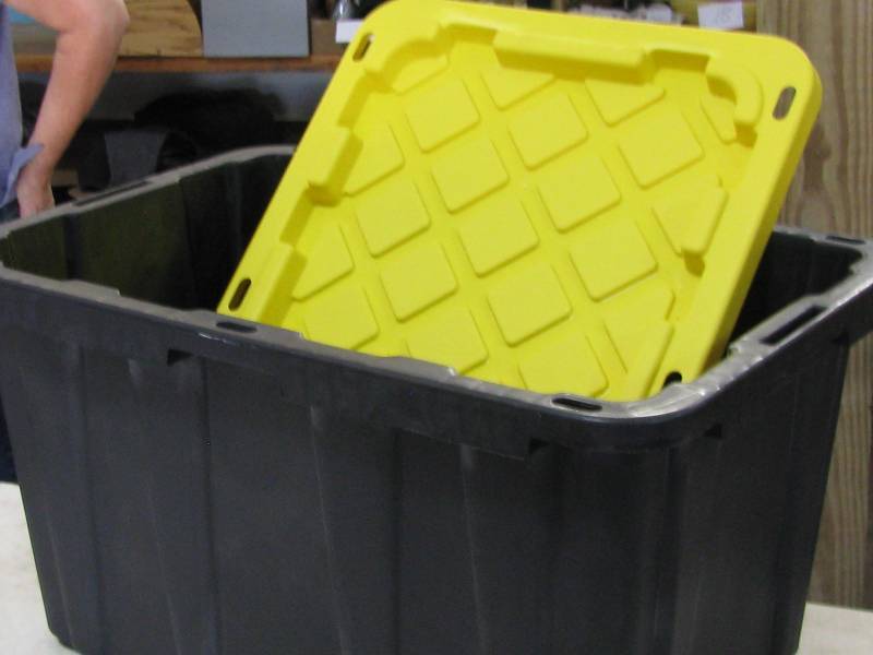 lot 50 image: Storage Tub