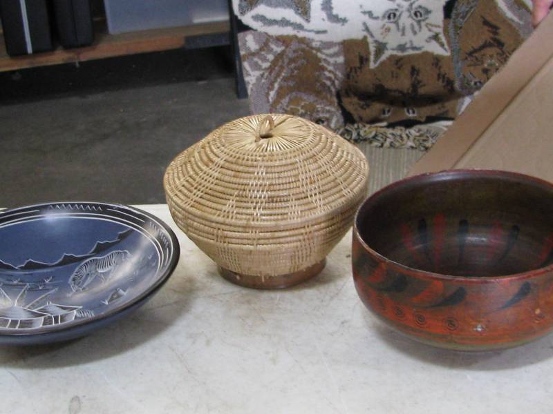 lot 58 image: Bowls