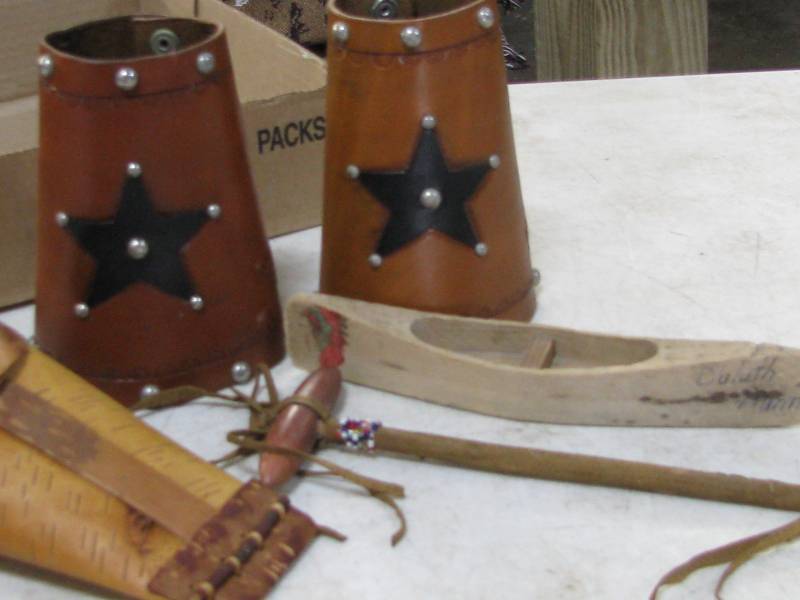 lot 84 image: Native American