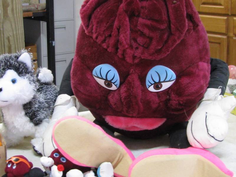 lot 93 image: Stuffed Animals