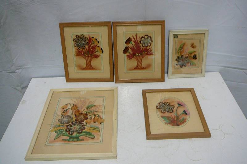 lot 18 image: Ida Prokop Feather Art Pictures