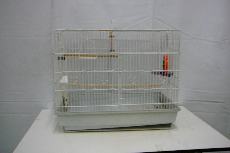 lot 24 image: Wire Bird Cage