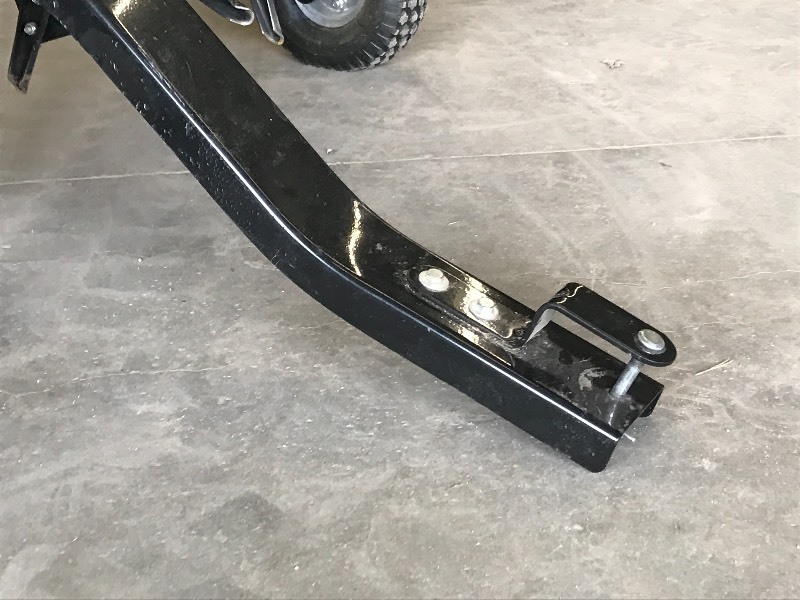 lot 6 image: Pin-Hitch Lawn Aerator