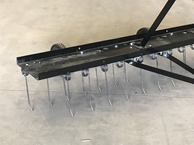 lot 7 image: Pin-Hitch Lawn De-Thatcher