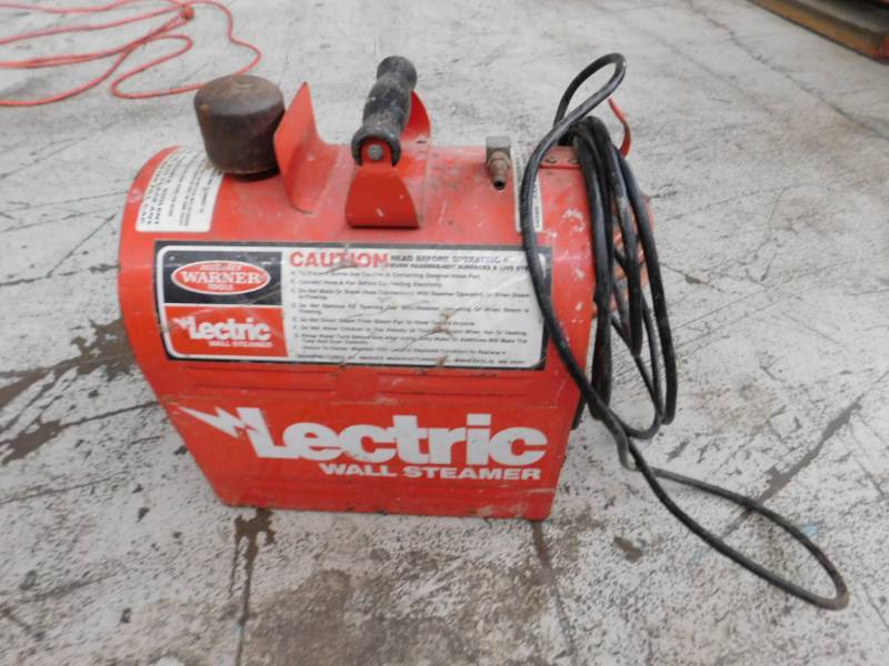 lot 21 image: Lectric Wall Steamer