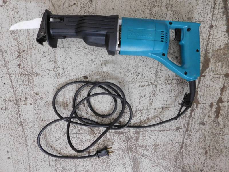 lot 15 image: Makita JR3000V Reciprocating Saw