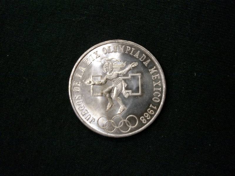 lot 40 image: 1968 Mexico 25 Peso Olympiada Silve...