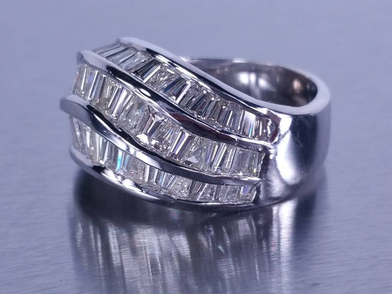 lot 1 image: Diamond Estate Ring 14k