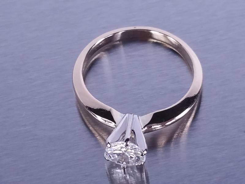 lot 7 image: Large Diamond Solitaire Ring 14k
