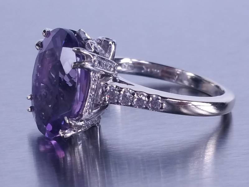 lot 10 image: 7ct Amethyst and Diamond Ring 14k