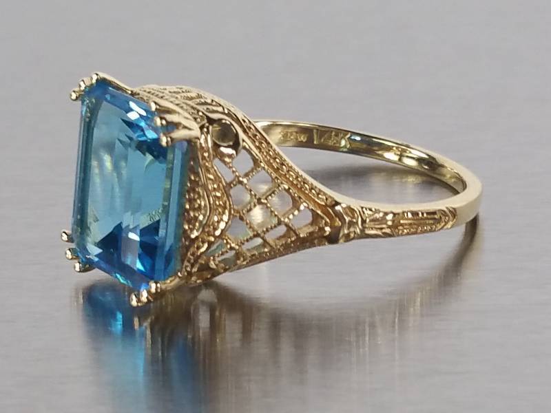 lot 11 image: 6ct London Blue Topaz Ring 14k