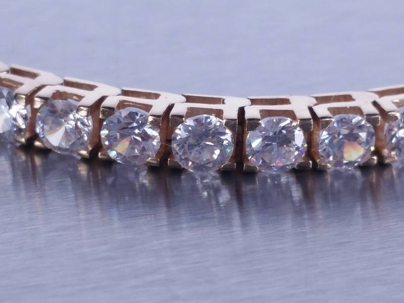 lot 25 image: Tennis Bracelet 14k