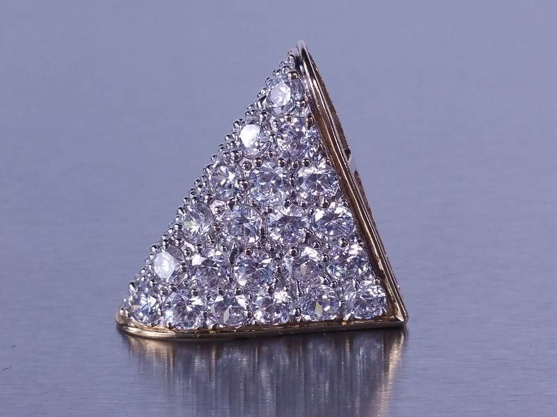lot 35 image: 5ct White Sapphire Slide in Yellow Gold