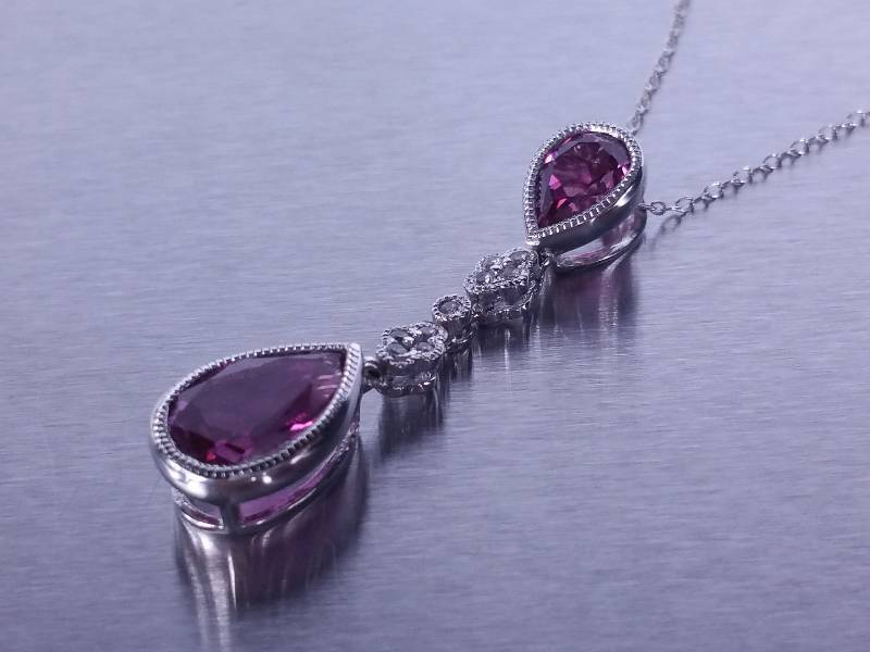 lot 48 image: Raspberry Garnet Estate Necklace & Pendant