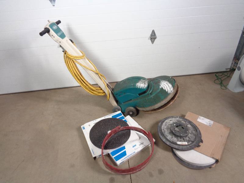 lot 7 image: Tennant Floor Buffer  Burnisher
