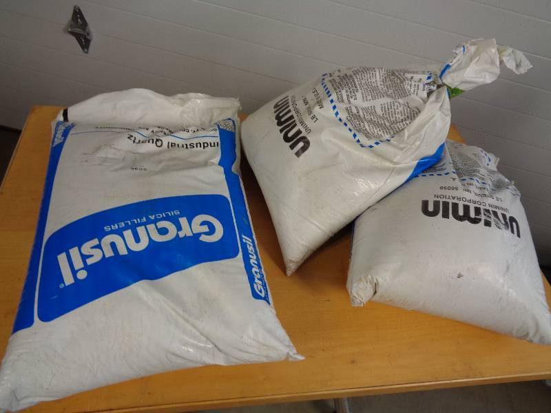 lot 10 image: 250 lbs of Industrial Quartz Silica Sand