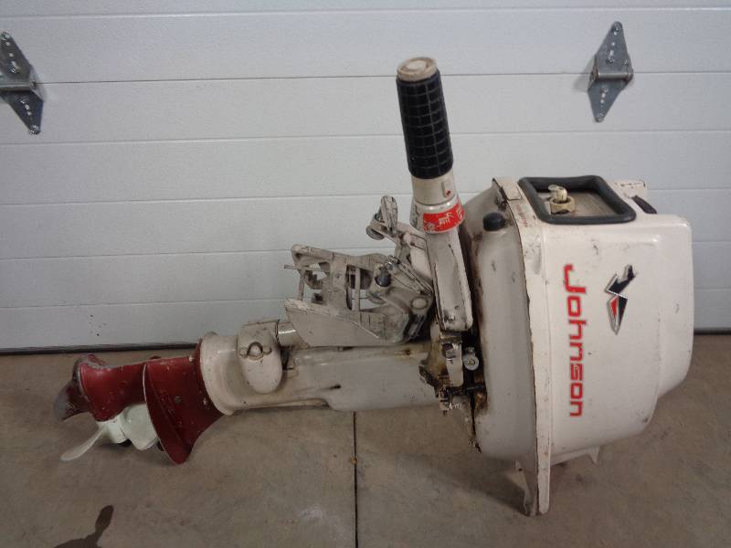 lot 15 image: 10 HP Johnson Boat Motor