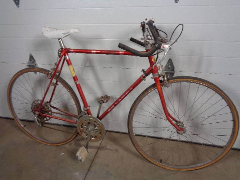 lot 24 image: Vintage C.Itoh Bike