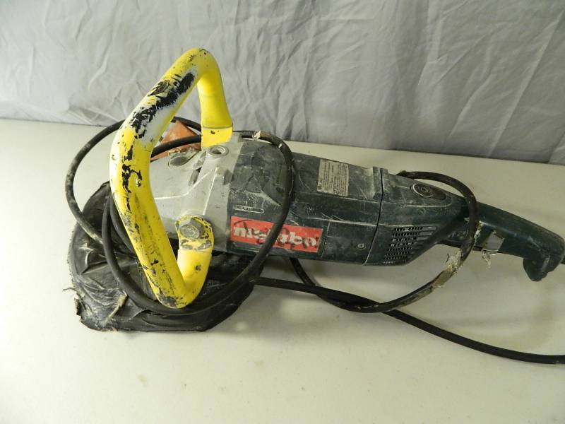 lot 59 image: Metabo 9 inch Grinder
