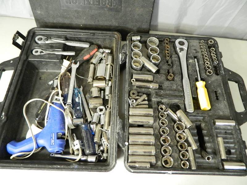 lot 62 image: Craftsman Sockets in Case