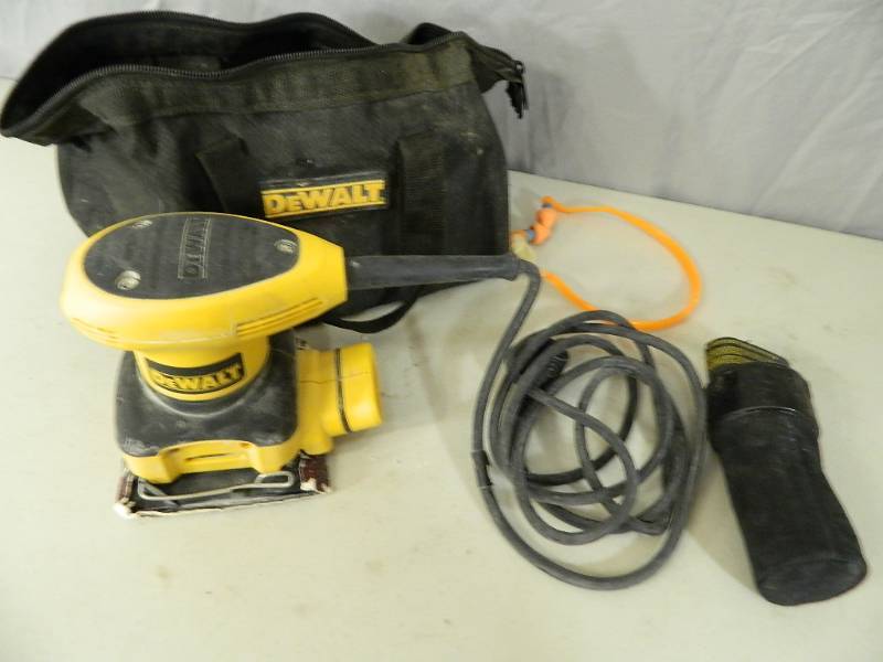 lot 71 image: Dewalt 14 Sheet Sander