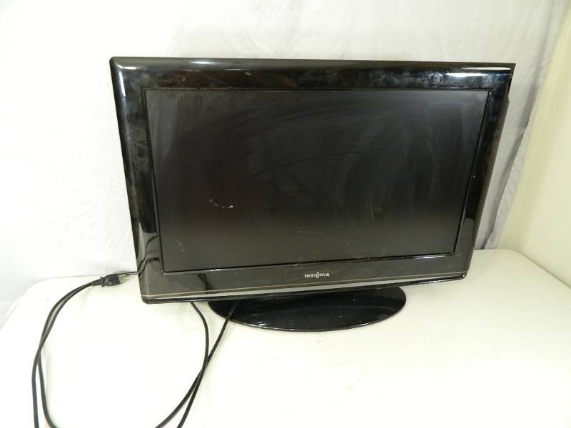 lot 73 image: 26 Inch LCD TV with DVD Player
