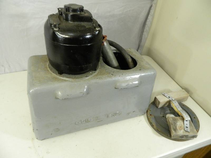 lot 80 image: South Bend Machinist Oil Pump