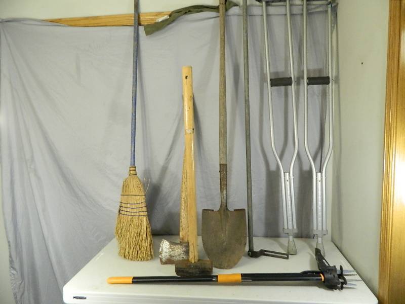 lot 88 image: Long Handle Tools
