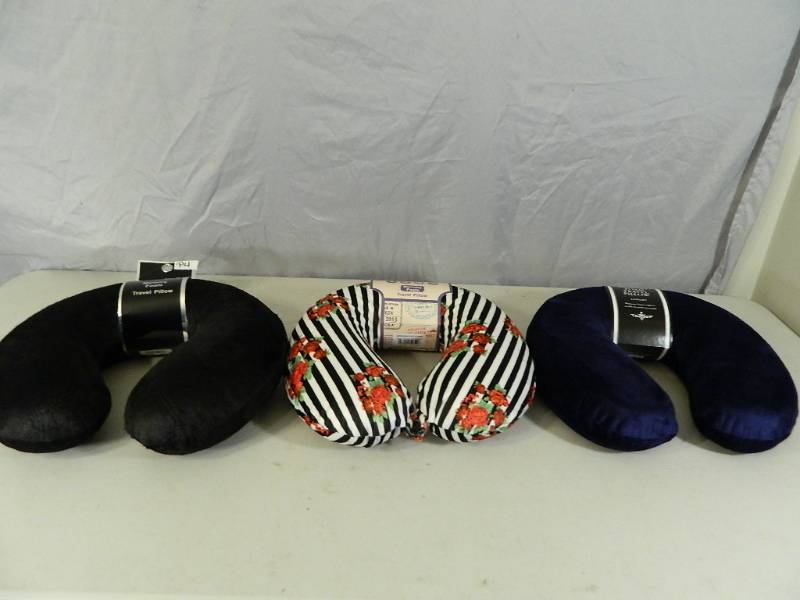 lot 93 image: 3 New Memory Foam Neck Pillows