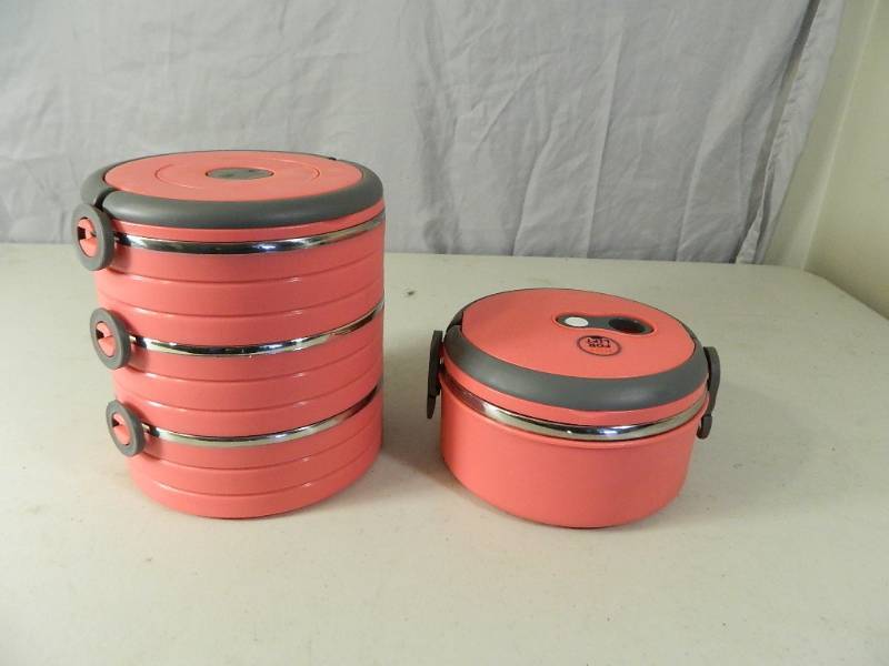 lot 98 image: 2 New Bento Style Lunchboxes