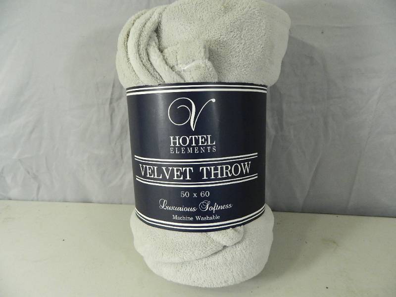lot 109 image: New Throw