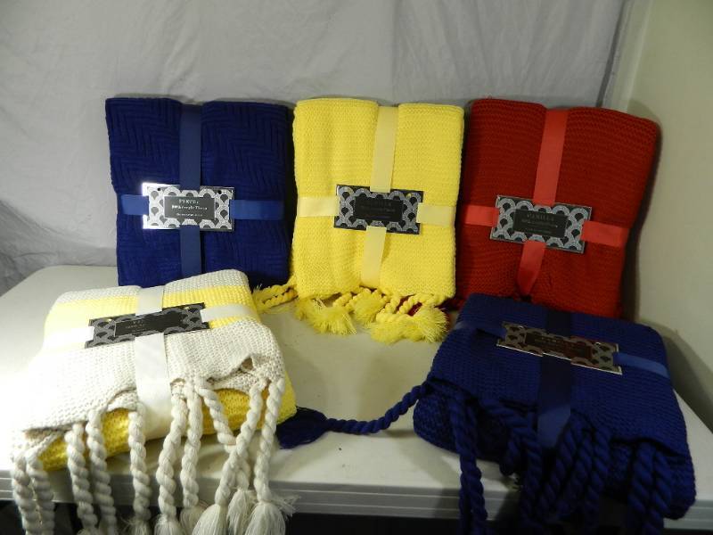 lot 121 image: 5 New Throws