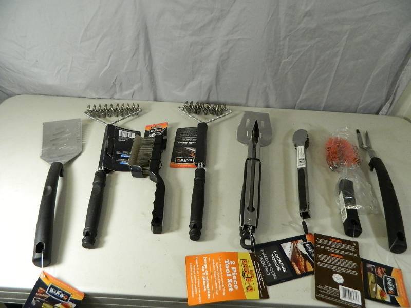 lot 136 image: 9 New BBQ Tools  Brushes