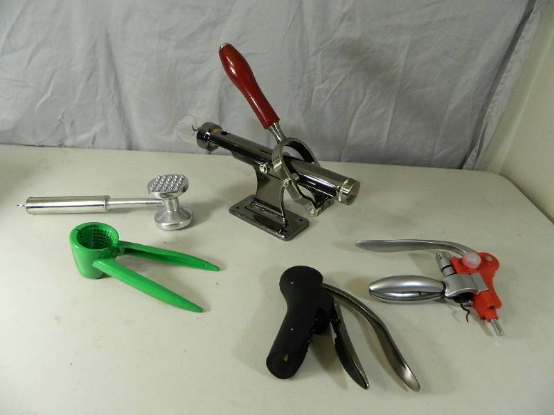 lot 139 image: 5 New Wine Tools