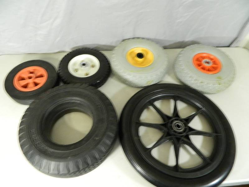lot 143 image: 6 Flat Free Utility Tires