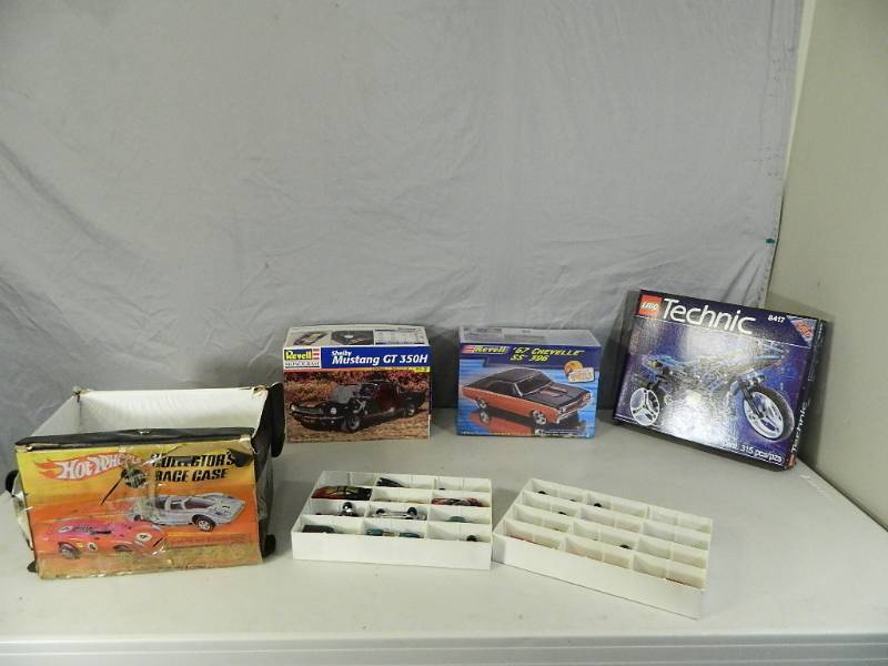 lot 156 image: Vintage Hot Wheels and More