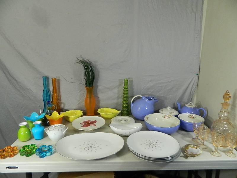 lot 159 image: Vintage China, Vases, More