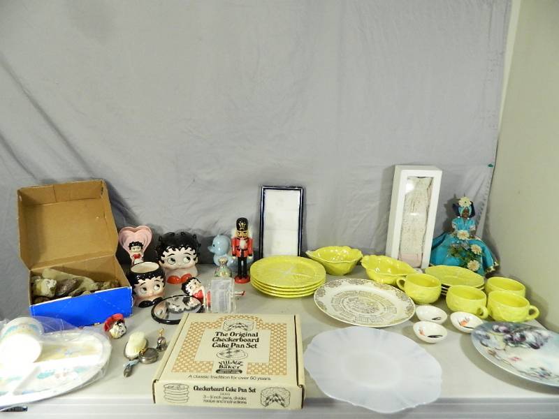 lot 163 image: Betty Boop Collectibles, China, More