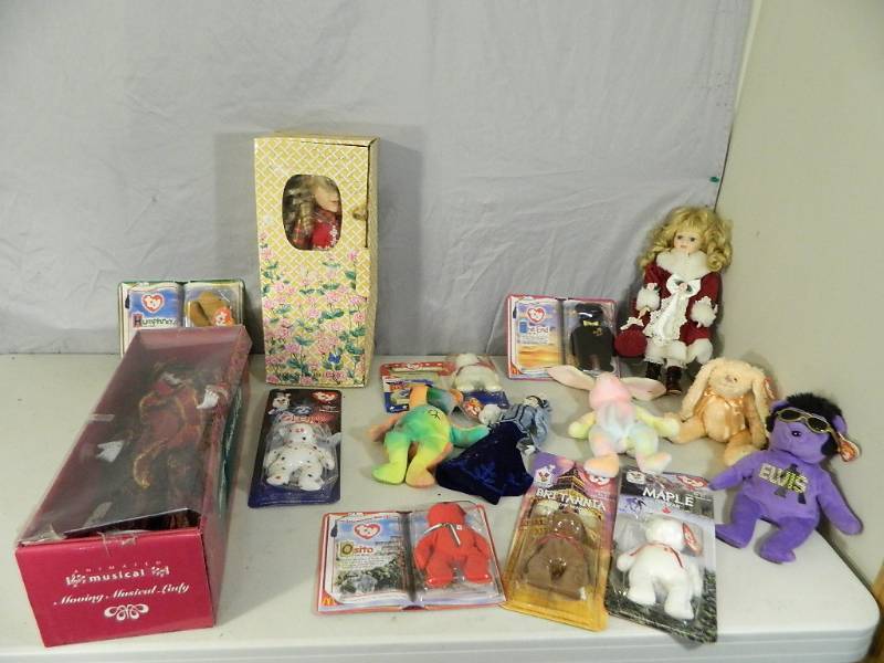 lot 164 image: Porcelain Dolls and Beanie Babies