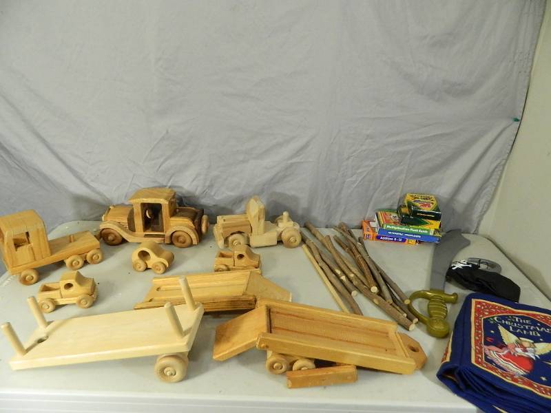 lot 169 image: Kids Toys