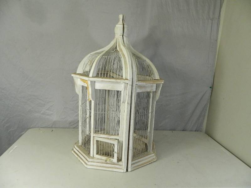 lot 176 image: Super Cute Decorative Birdhcage