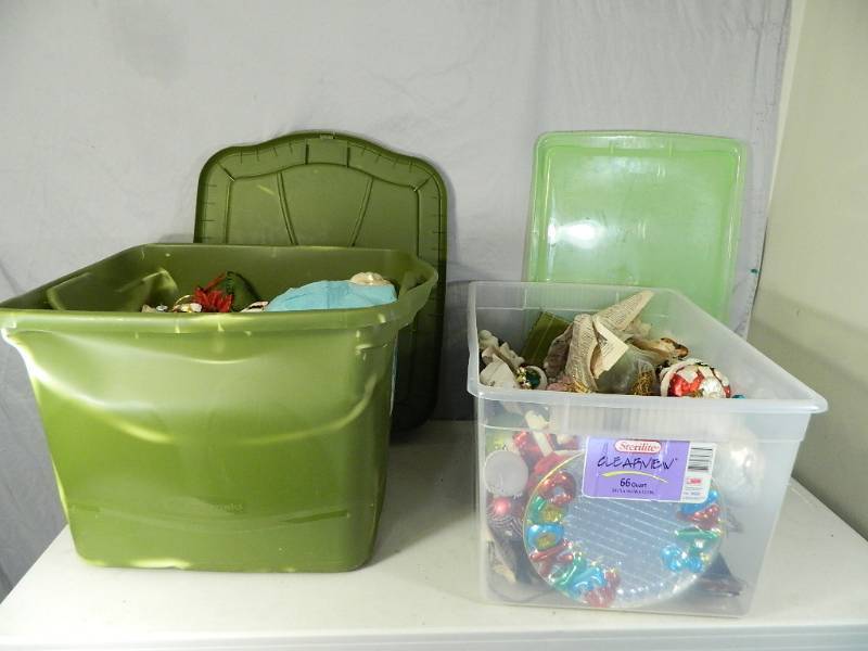 lot 184 image: 2 Totes with Lids Full of Holiday Decor