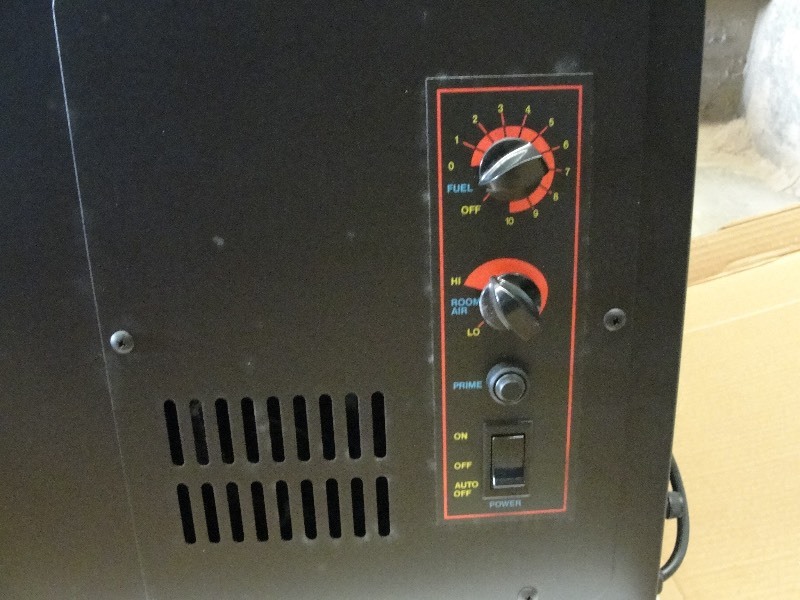 lot 9 image: NEW AMAIZABLAZE 2100 CORN STOVE