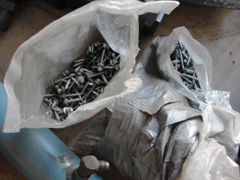 lot 15 image: FARM IMPLEMENT ITEMS