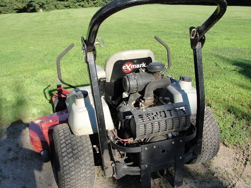 lot 1 image: EXMARK 66  LAZER Z  LAWN MOWER