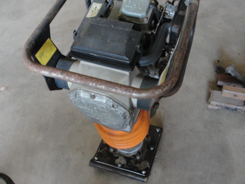 lot 21 image: MIKASA MULTIQUIP MT-74F JUMPING JACK